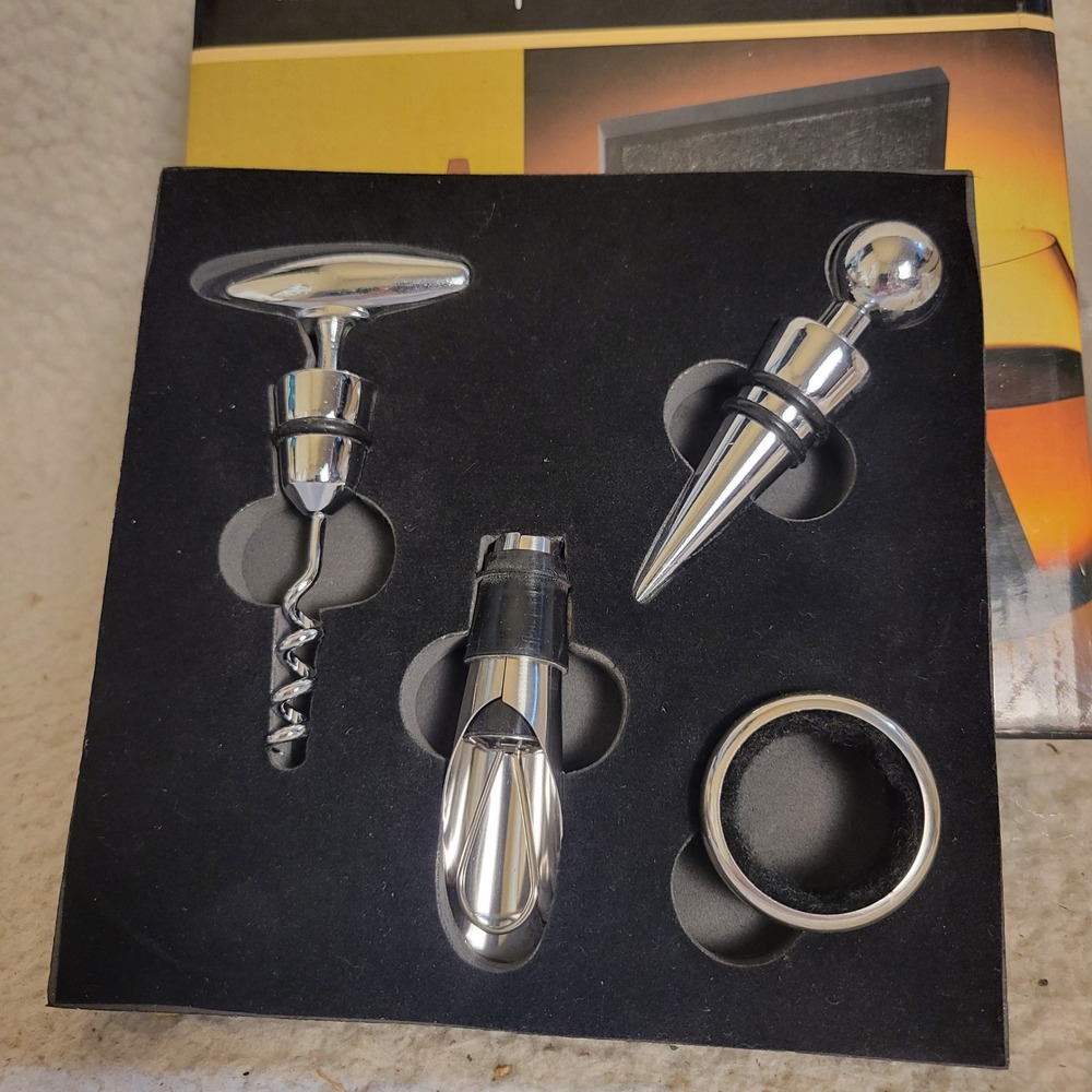 Thinktank Technology Wine Accessory Set Unisex OS Silver Good Barware Tools